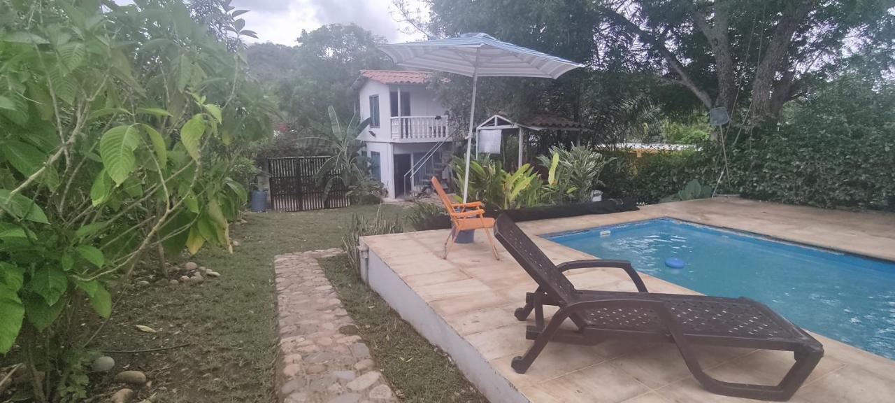 Casa Familiar Y De Descanso Villa Lorenza - Apulo Cund. Ngoại thất bức ảnh